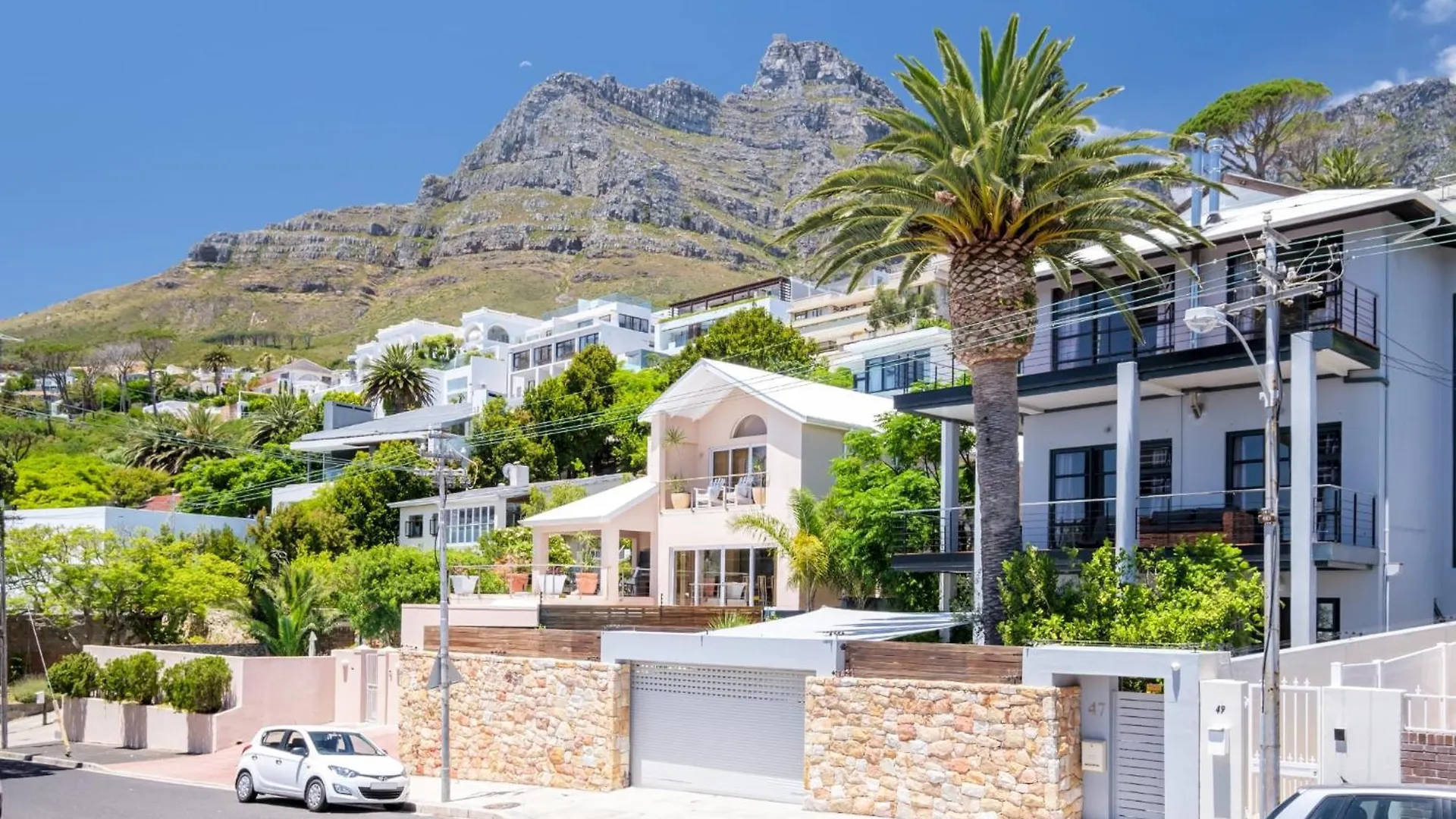 Central Treasure Cape Town 0*,
