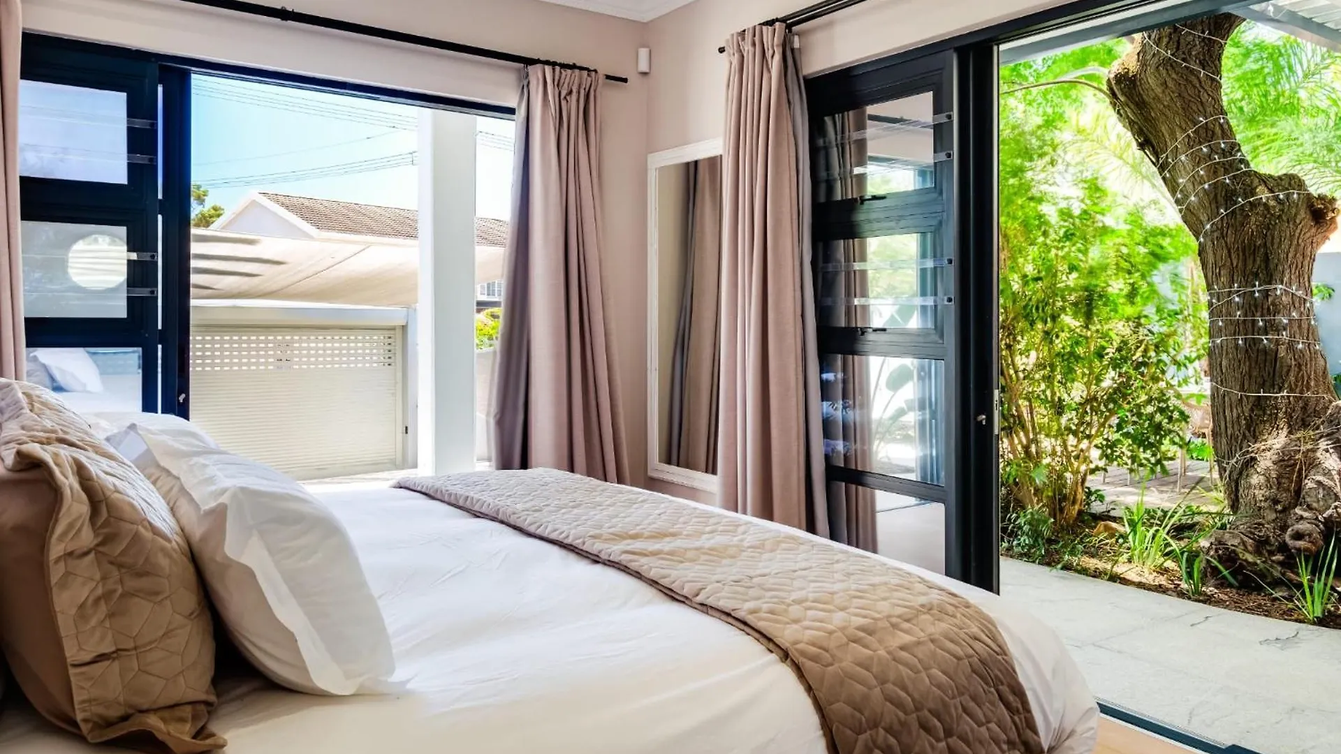 Central Treasure Cape Town Apartment